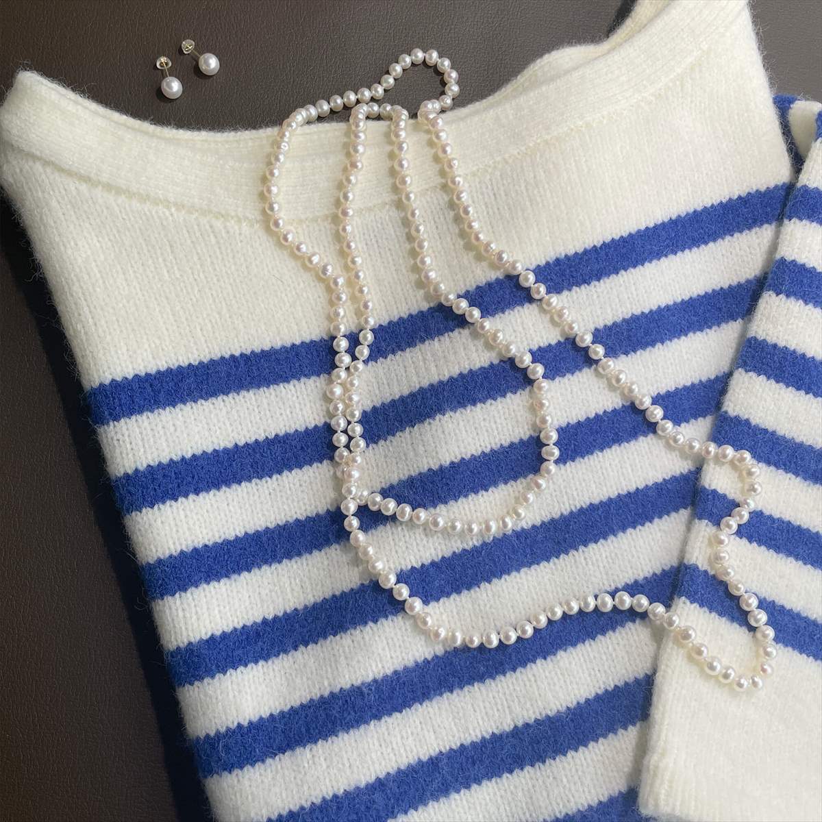 パール ニットコーデ