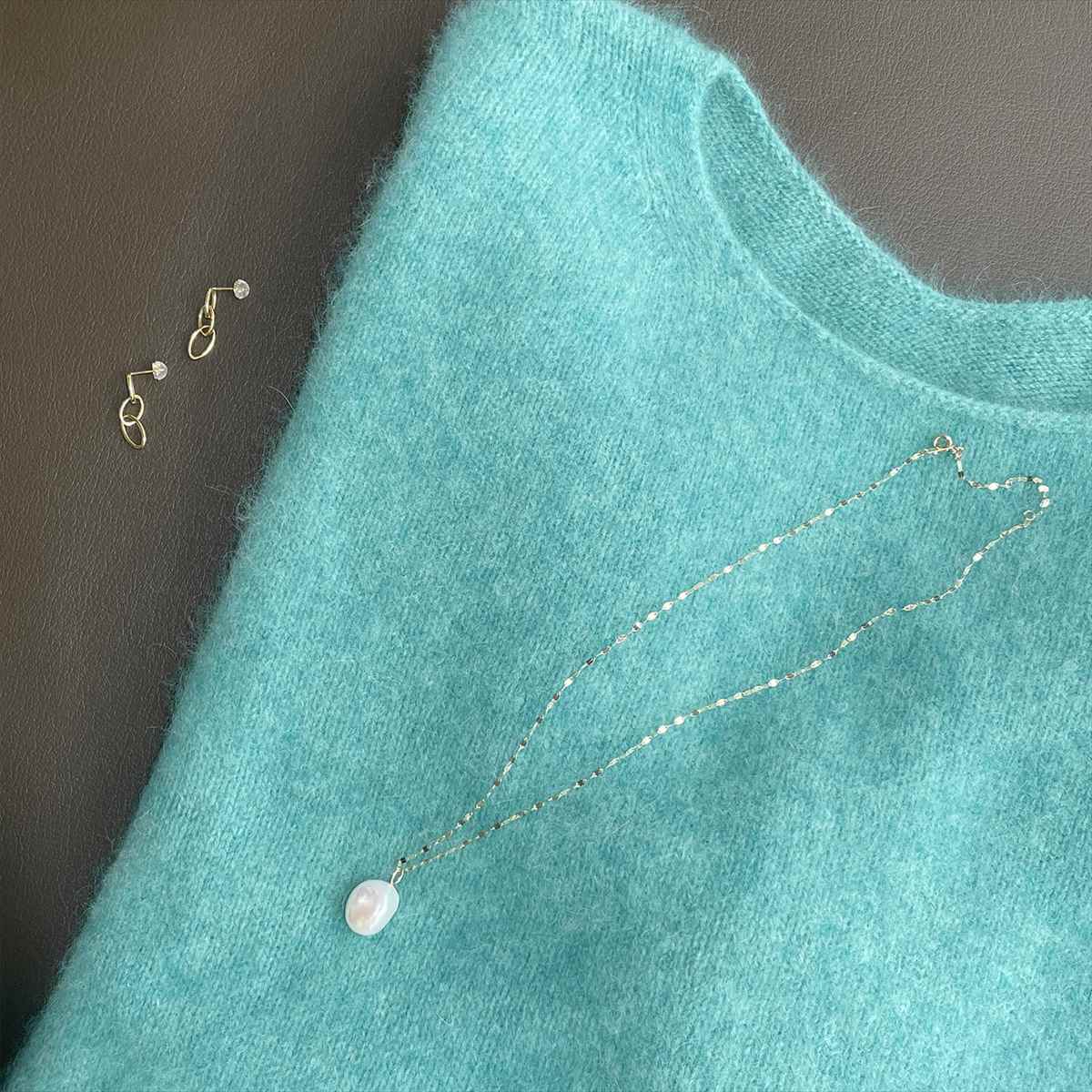 パール ニットコーデ